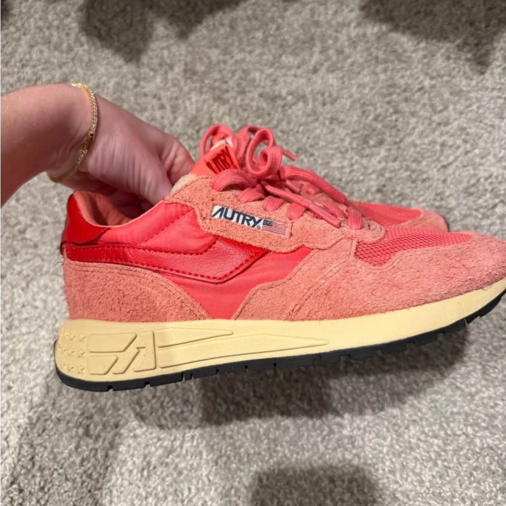 Autry Women's Coral Sneakers